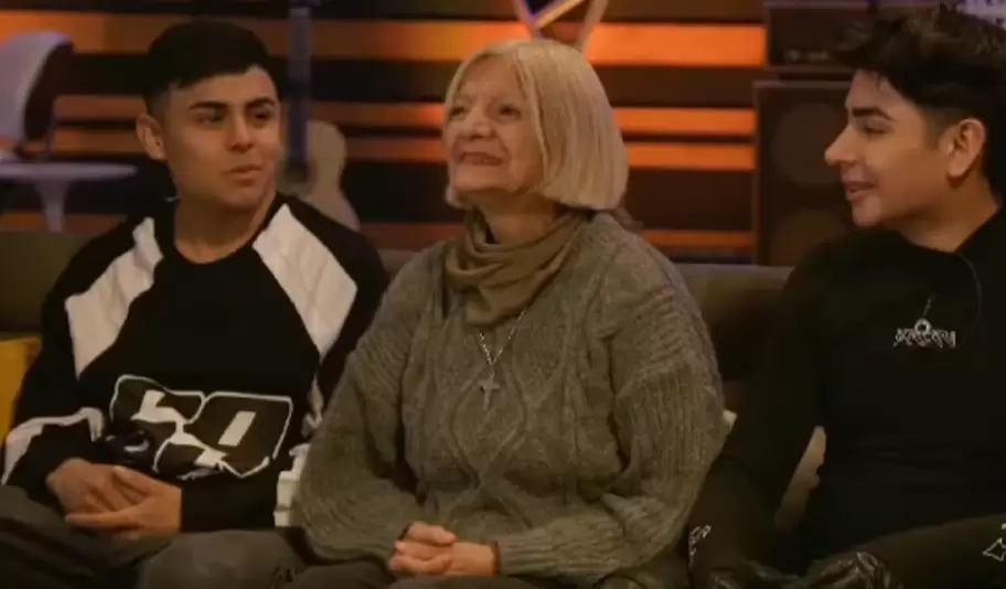 Lleg a La Voz Argentina para acompaar a su hermano y se convirti en el protagonista de la noche