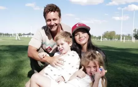 Benjamn Vicua, la China Surez y sus hijos