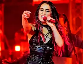 Ensuciaron a Lali Espósito con una fake news en El Trece