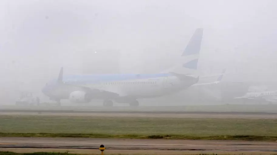 Vuelos demorados y desviados en Ezeiza como consecuencia de la niebla