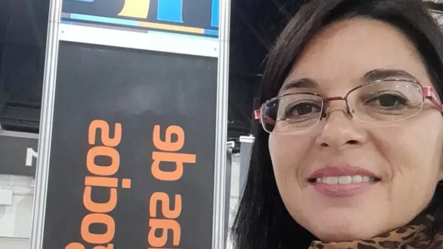 Vanina Vzquez tena 42 aos y falleci tras caerse de un tractor.