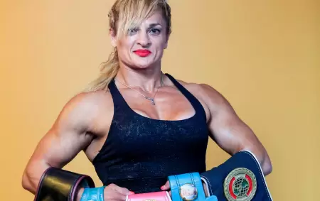 Alejandra "Locomotora" Oliveras