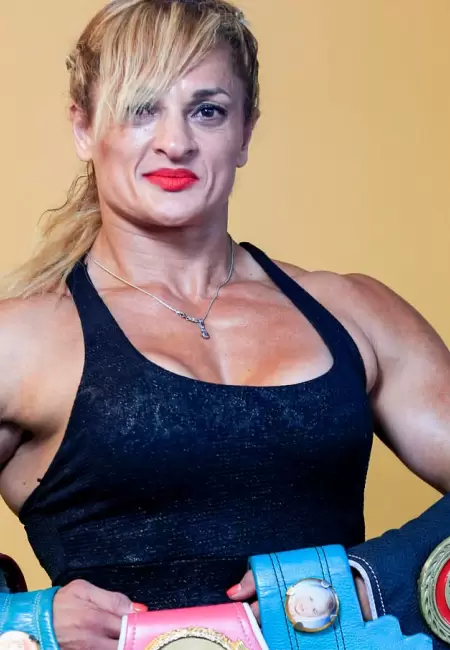 Alejandra "Locomotora" Oliveras