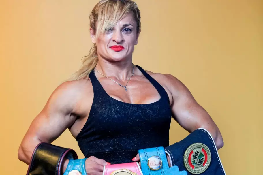 Alejandra "Locomotora" Oliveras