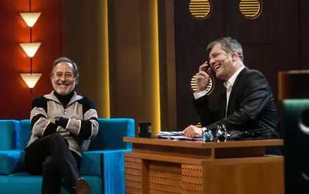 Guillermo Francella aceptó el cambio de roles y "arrinconó" a Pergolini con una filosa pregunta