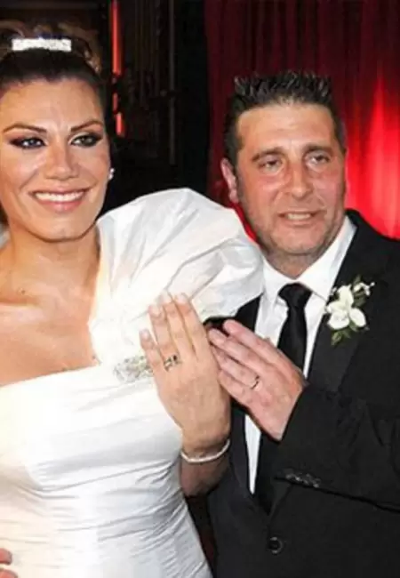 Flor de la V y su marido