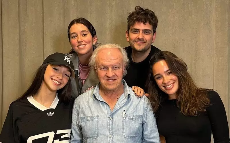 Elenco del musical "La Llamada", que estrenó el pasado martes