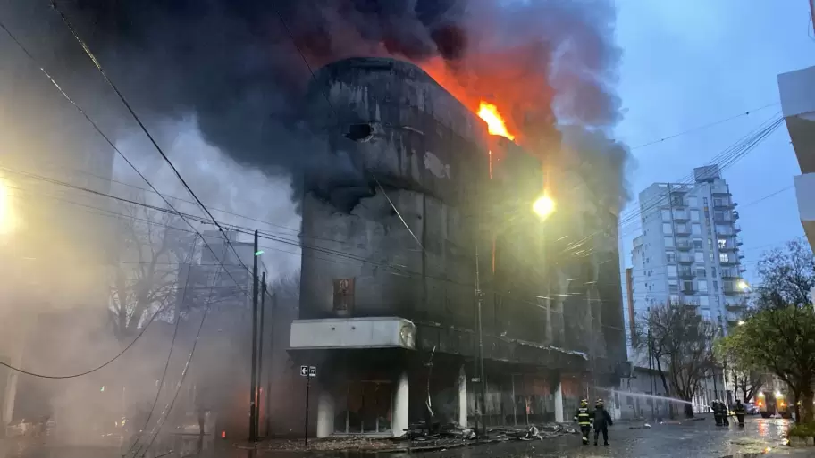 Caos, fuego y evacuacin en La Plata