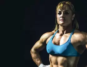Alejandra "Locomotora" Oliveras