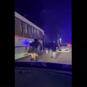 Golpes, gritos y sangre en la madrugada: brutal batalla campal entre adolescentes en un boliche de Santa Fe