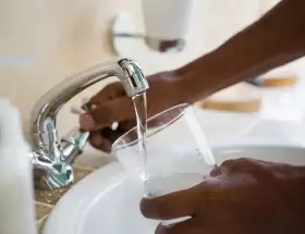 El Gobierno avanza formalmente con el proceso de privatización de Agua