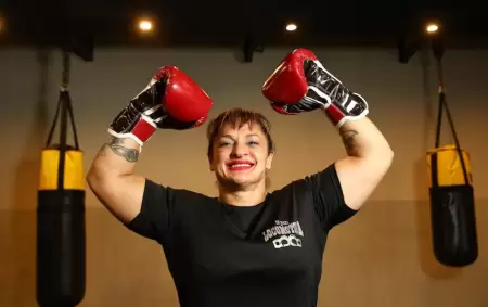 Alejandra "Locomotora" Oliveras