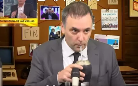 Manuel Adorni en su stream