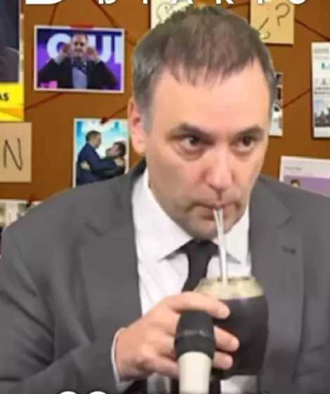 Manuel Adorni en su stream