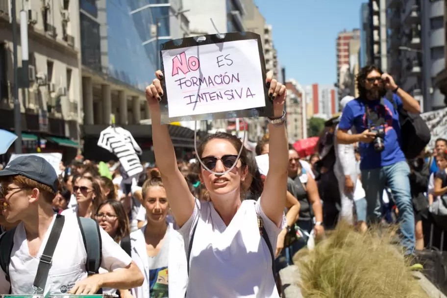 Mdicos residentes estn en lucha tras la desfinanciacin del gobierno de Milei