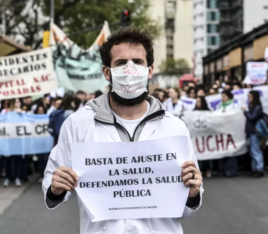 Mdicos residentes estn en lucha tras la desfinanciacin del gobierno de Milei