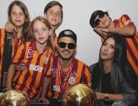 Mauro Icardi y Wanda Nara junto a sus hijos