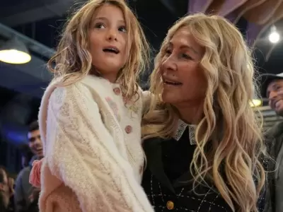 Mila Yankelevich junto a su abuela Cris Morena