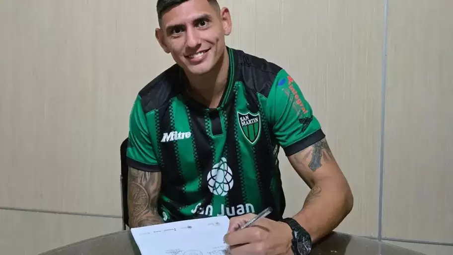 Matas Orihuela juega en San Martn de San Juan y lleg desde Atltico Tucumn.