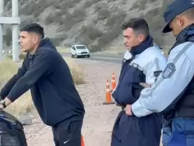 Matías Orihuela se sometió al control policial a pesar de los golpes, pero los insultos racistas pudieron más y todo terminó en un conflicto.