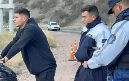 Matas Orihuela se someti al control policial a pesar de los golpes, pero los insultos racistas pudieron ms y todo termin en un conflicto.