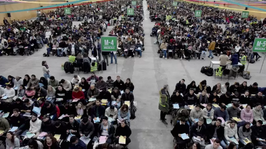El Gobierno har repetir el examen de residencias solo a mdicos extranjeros bajo sospecha de fraude