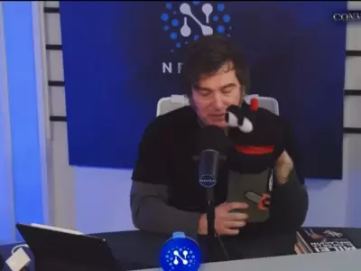 Milei y su muñeco "Termín"