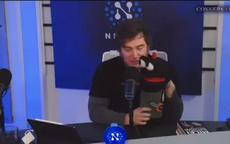 Milei y su muñeco "Termín"