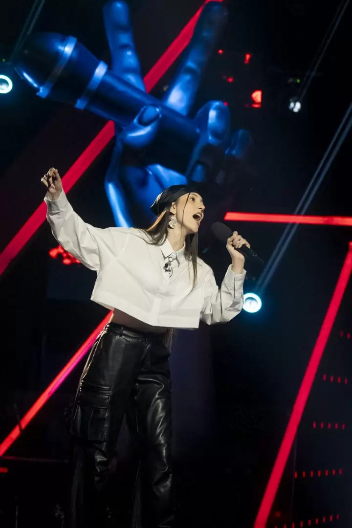 Iara Lombardi piso con fuerza el escenario de La Voz Argentina y cant en italiano