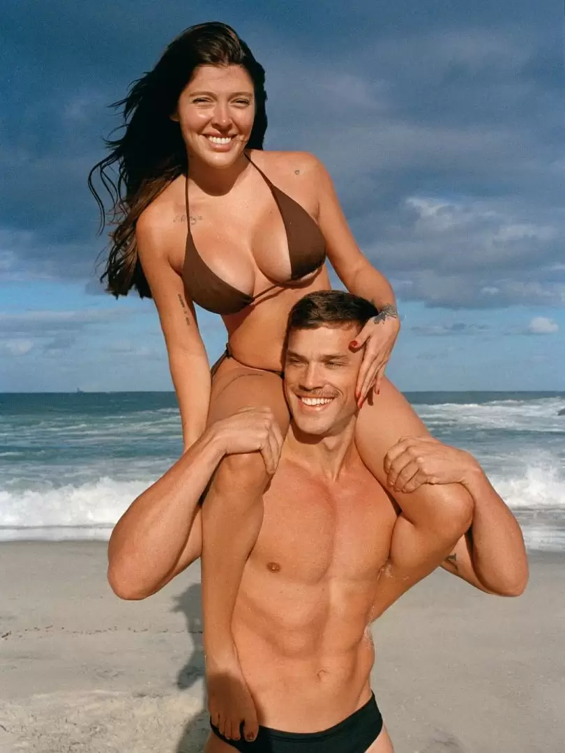 Las sensuales postales de Sofa Gonet y un misterioso hombre en las playas de Ro de Janeiro, que despertaron los celos de Homero Pettinato.