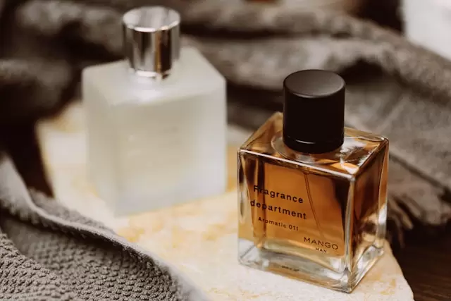 Perfume árabe con notas intensas y cálidas, uno de los favoritos por su elegancia y durabilidad.