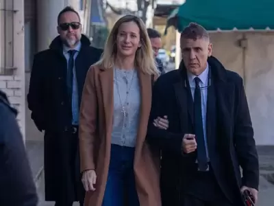 As llegaba Julieta Prandi al juicio contra su ex marido, Claudio Contardi