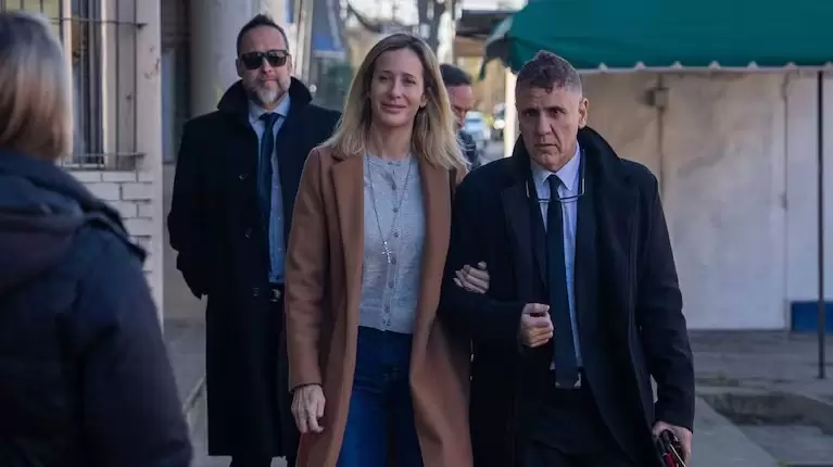 As llegaba Julieta Prandi al juicio contra su ex marido, Claudio Contardi