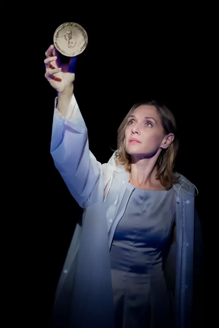 La ventana como salto y como espejo