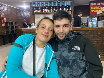 Luca Elizabet Rubio tena 30 aos, un hijo adolescente de 16