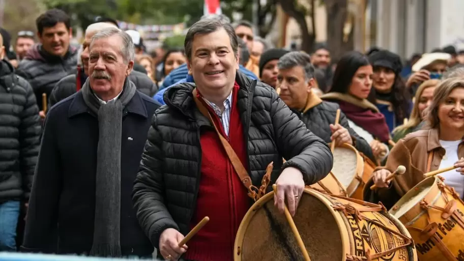 Gerardo Zamora ungió a Elías Suárez como su delfín para las elecciones del 26 de octubre