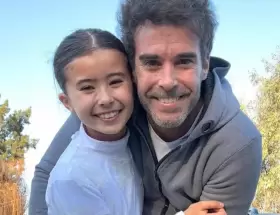 Rufina Cabr� junto a su pap�, Nicol�s Cabr�