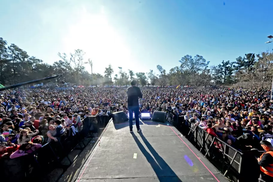El sbado, el cierre estuvo a cargo de "Soy Muni", que hizo cantar y bailar a grandes y chicos.