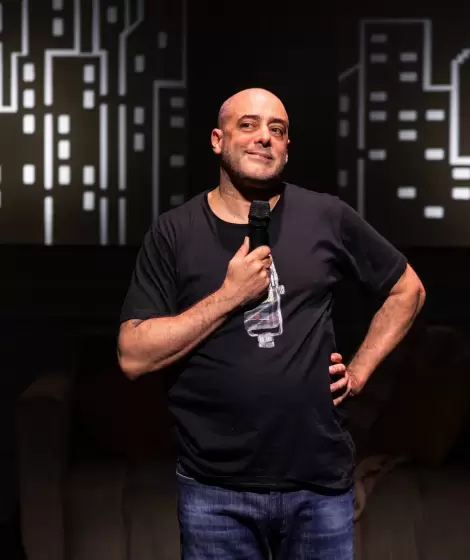 Entre risas, lanza un titular para esta etapa de su vida: "Disfrtenlo porque me queda poco".