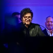 Con aires de "adicto en recuperacin", Milei carg contra el kirchnerismo en el cierre de campaa desde La Plata