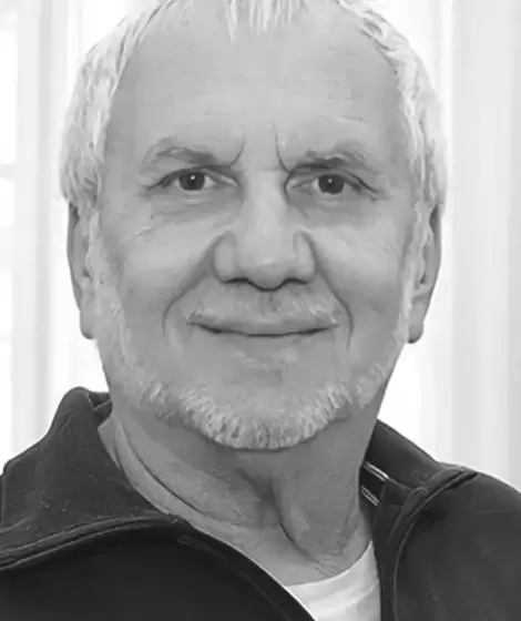 Jorge Maestro tena 73 aos.