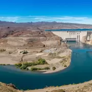 Venden cuatro centrales hidroeléctricas y privatizan AYSA: Milei regala agua, el recurso más codiciado del mundo