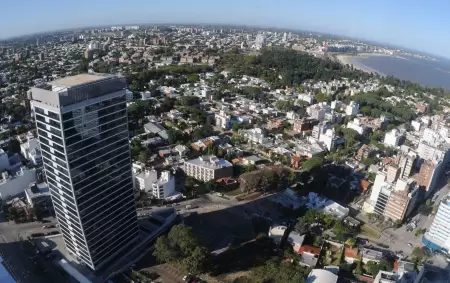 Montevideo se consolida como destino elegido por los argentinos para invertir y resguardar capital.