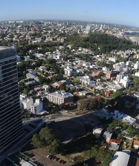 Montevideo se consolida como destino elegido por los argentinos para invertir y resguardar capital.