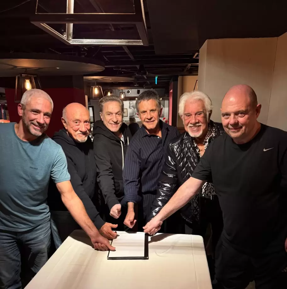 Antonio Grimau, Osvaldo Laport, Ral Lavi y Osvaldo Santoro se ponen en la piel de cuatro amigos dispuestos a todo