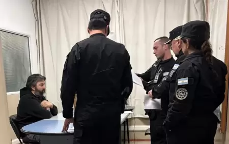 Ariel García Furfaro ante el operativo de la PSA que lo detuvo.