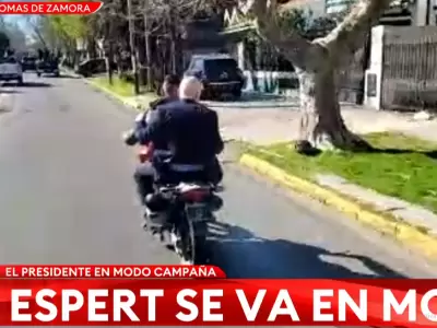 Espert tuvo que huir en una moto
