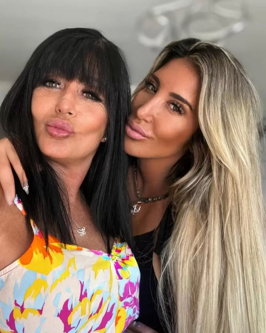 Ayeln Paleo y su mam Elizabeth Rodrigo