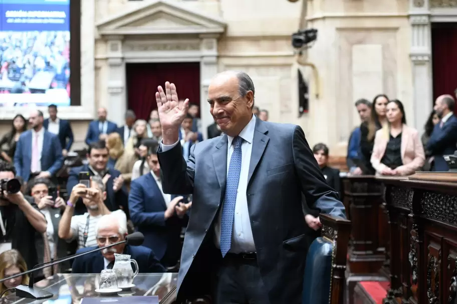 Guillermo Francos es uno de los dirigentes que más se inmola por la gestión nacional.