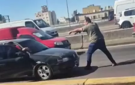 La secuencia gener pnico entre los ciudadanos que miraban anonadados